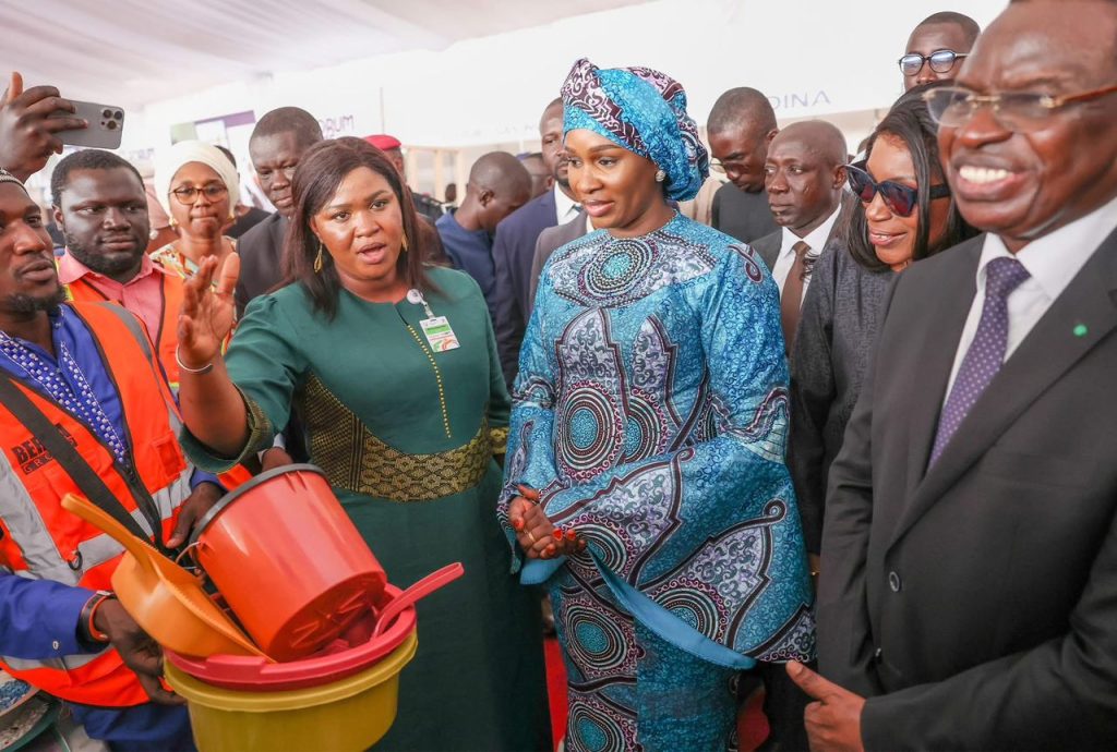 La Première Dame en visite sur le stand de BERCA Recyclage au Forum des PME 2025